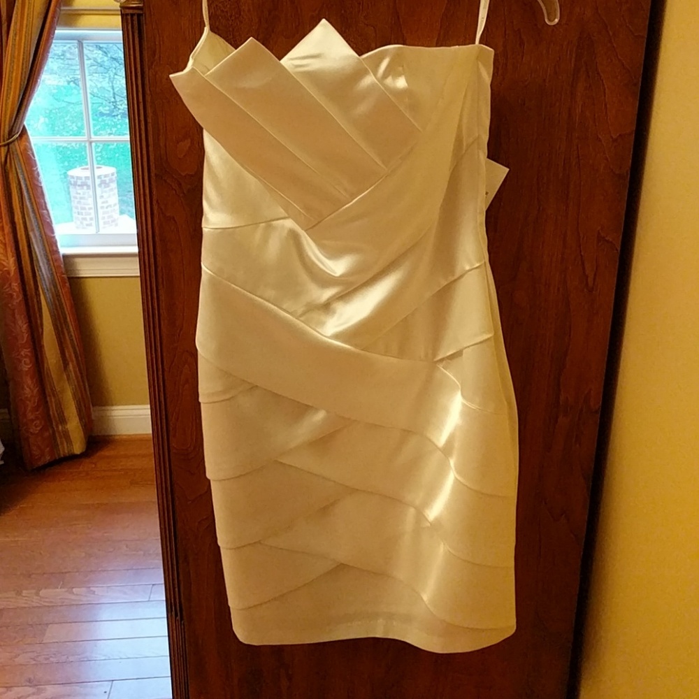 White strapless dress